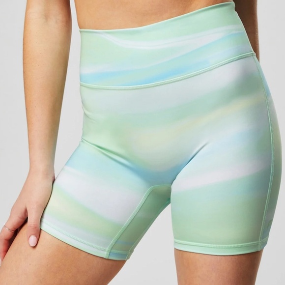 Anywhere Motion365+ High-Waisted 6" Short - Picture 3 of 3